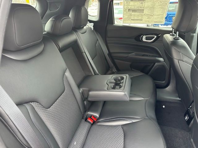 New 2026 Jeep Compass Latitude AWD/4WD image 18