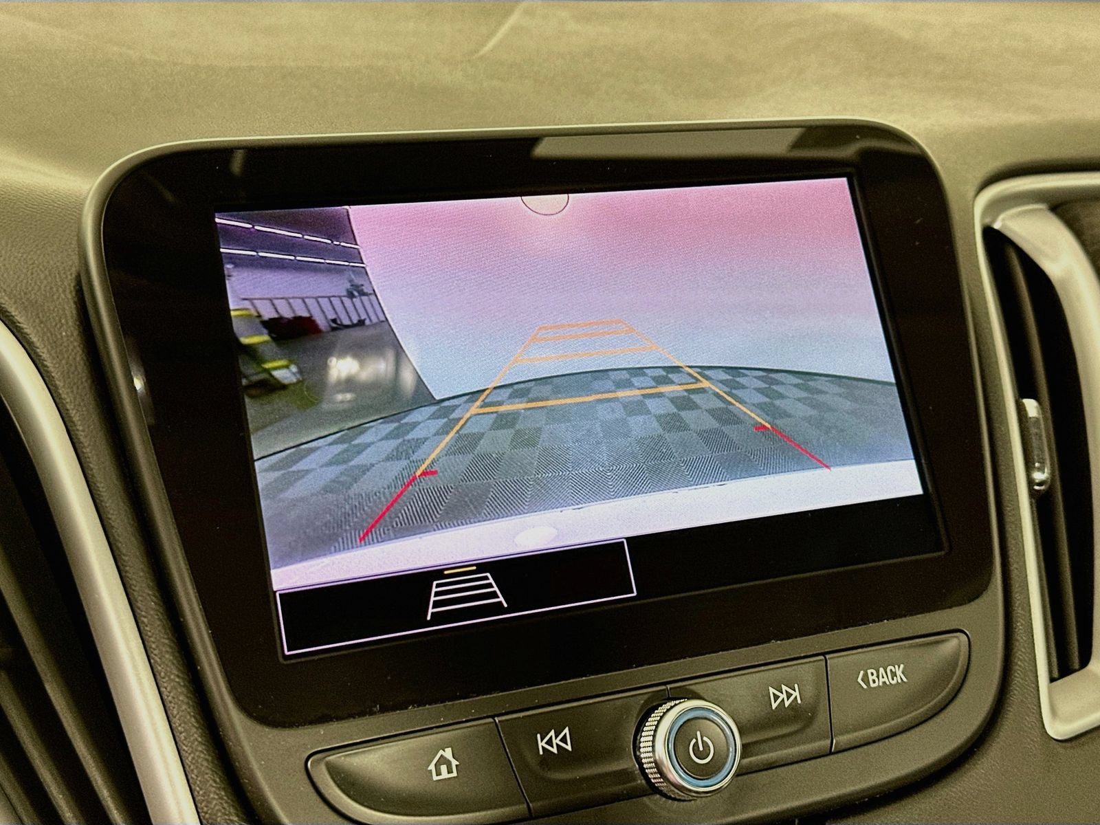 Used 2023 Chevrolet Malibu LT FWD image 15