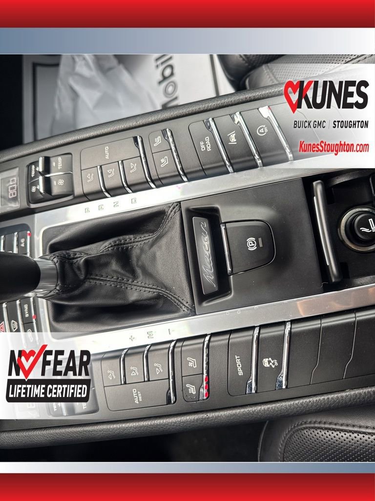 Used 2017 Porsche Macan S w/ Premium Package Plus image 37