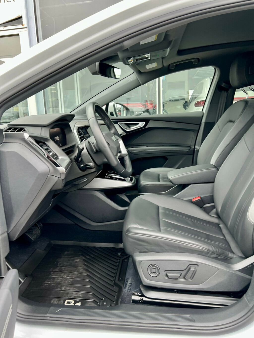 Used 2024 Audi Q4 e-tron Premium Plus w/ Premium Plus image 16