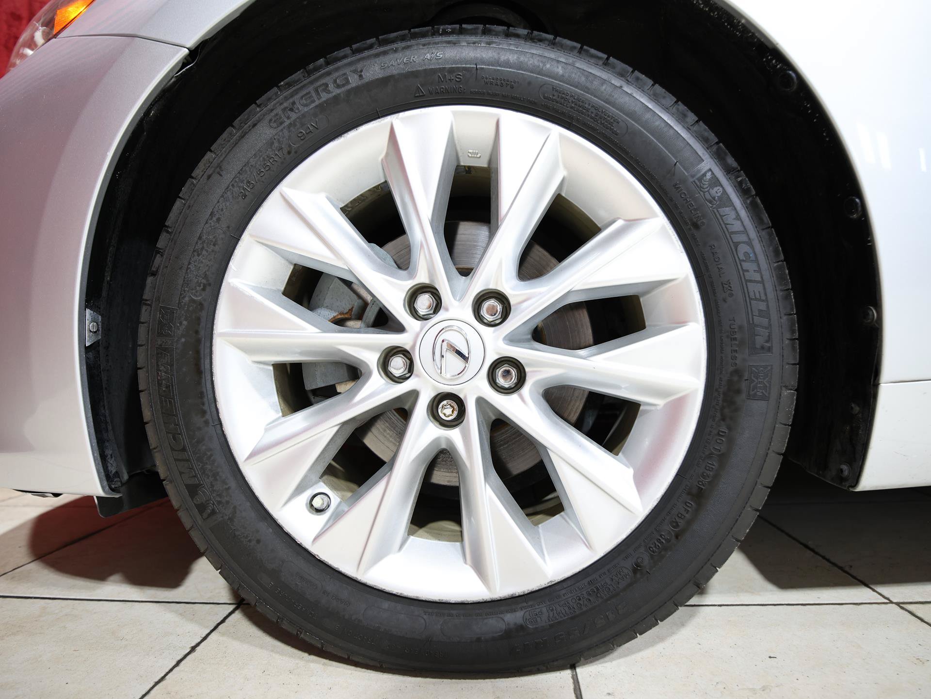 Used 2014 Lexus ES 300h w/ Luxury Package w/Bamboo Trim FWD image 7