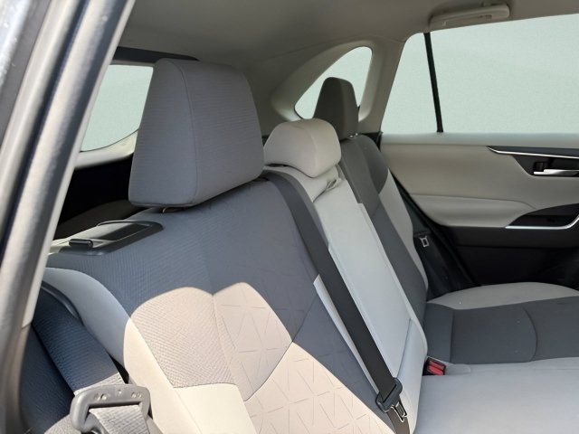 Used 2020 Toyota RAV4 XLE AWD/4WD image 9