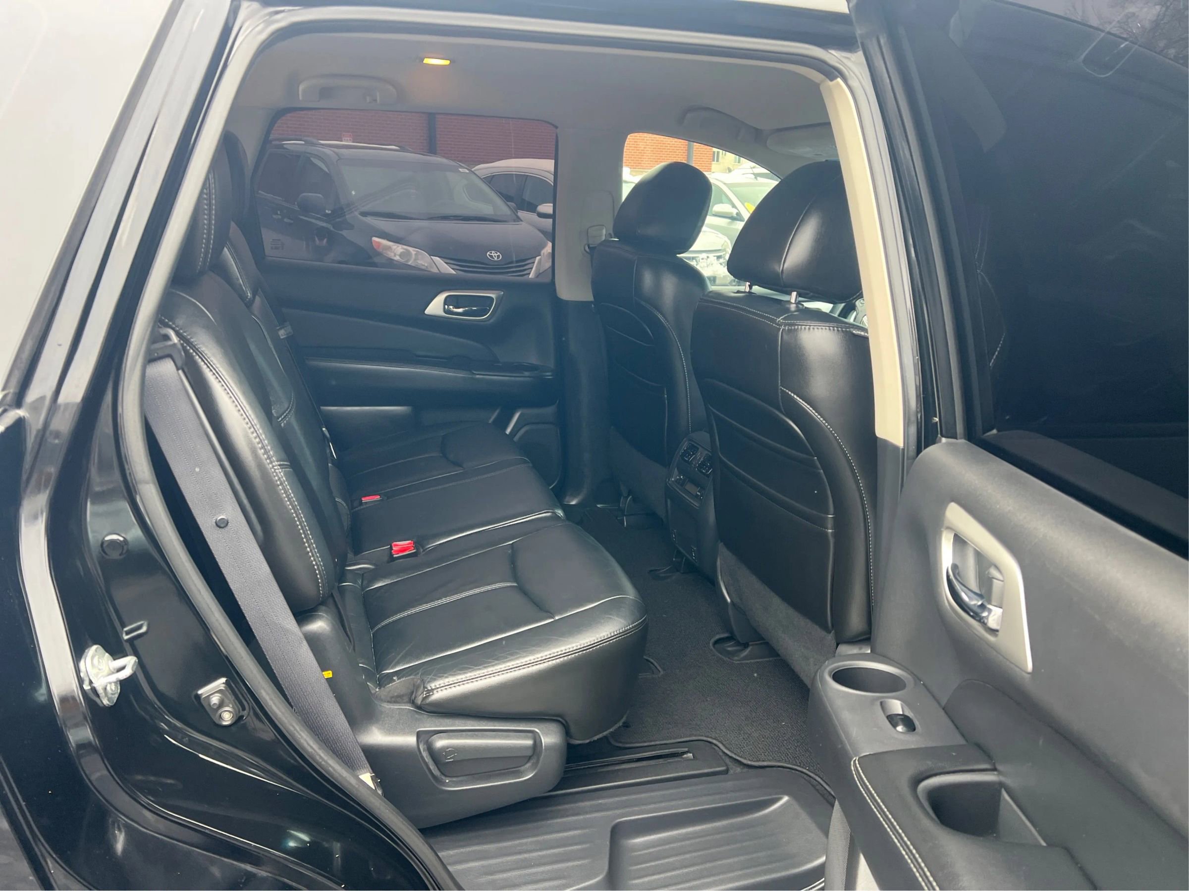 Used 2013 Nissan Pathfinder SL image 24