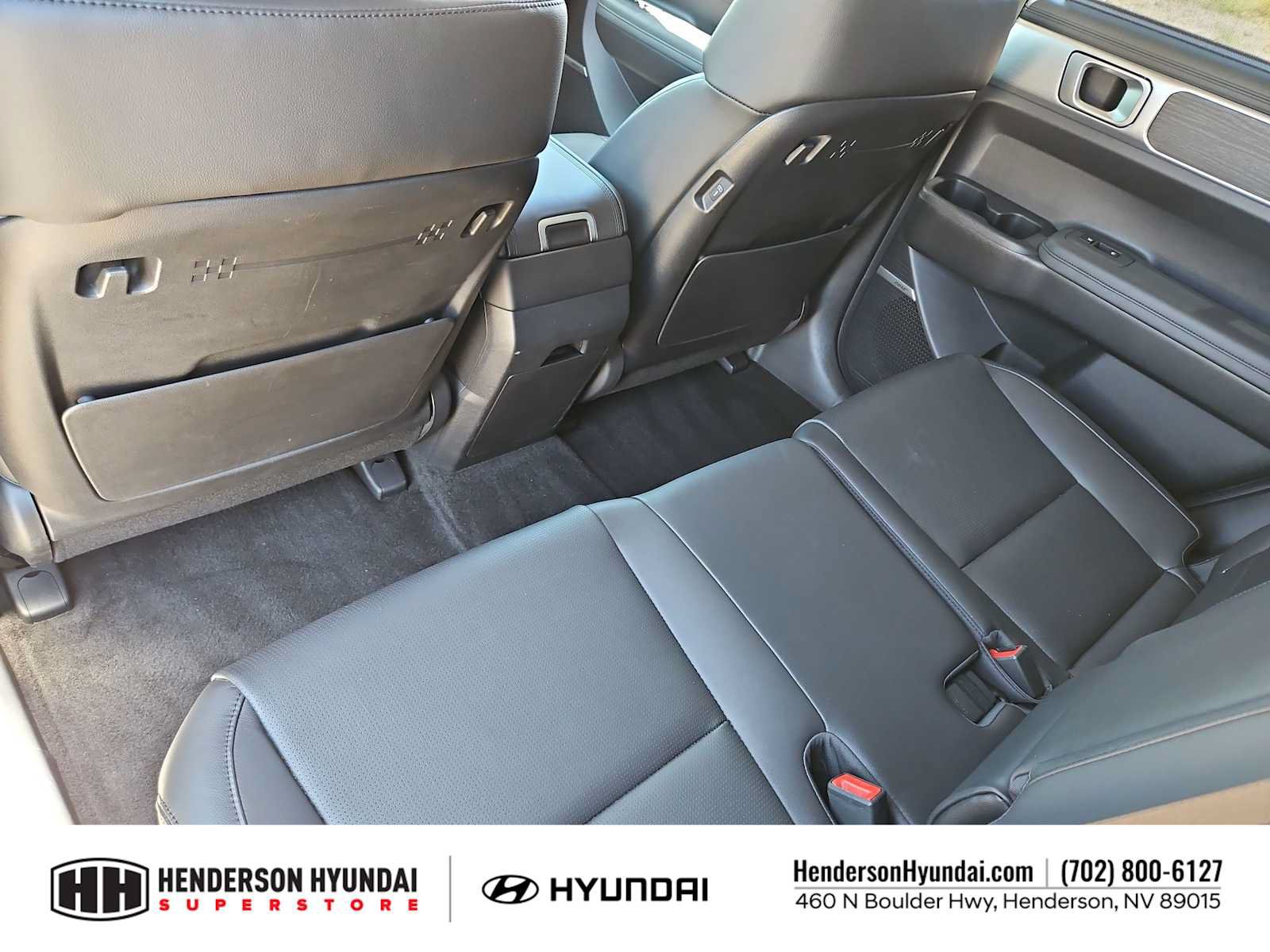 Used 2024 Hyundai Santa Fe Limited AWD/4WD image 18