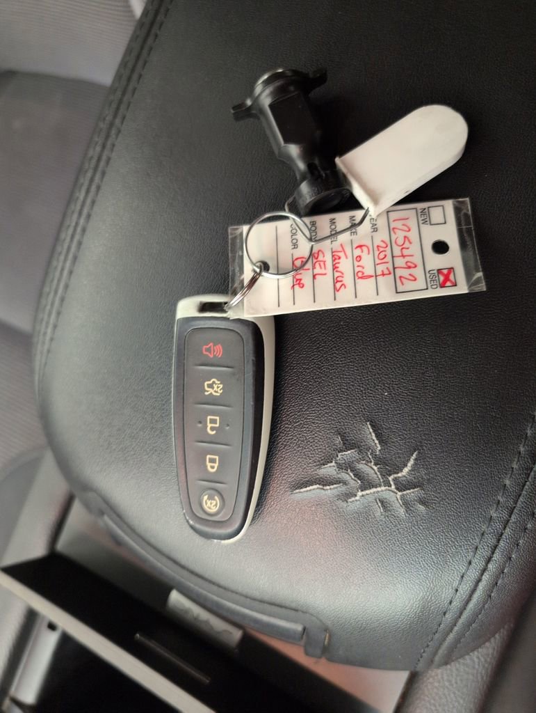 Used 2017 Ford Taurus SEL w/ Equipment Group 201A image 38