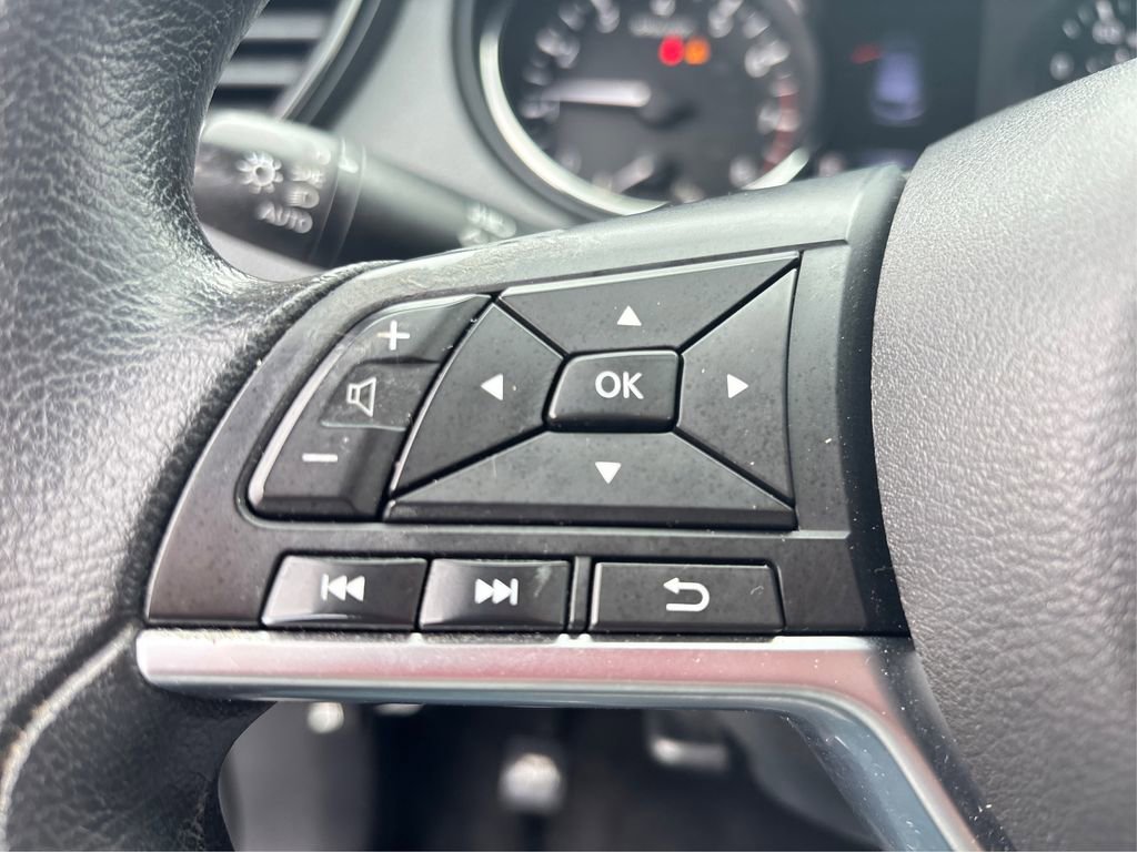 Used 2017 Nissan Rogue Sport SV AWD/4WD image 26