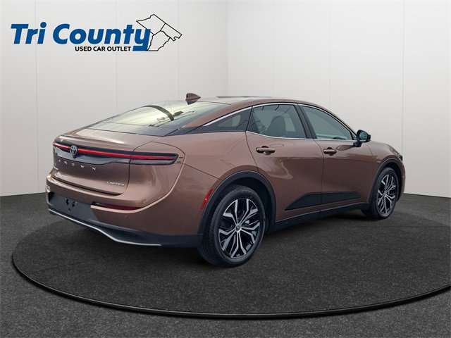 Used 2025 Toyota Crown Limited image 8