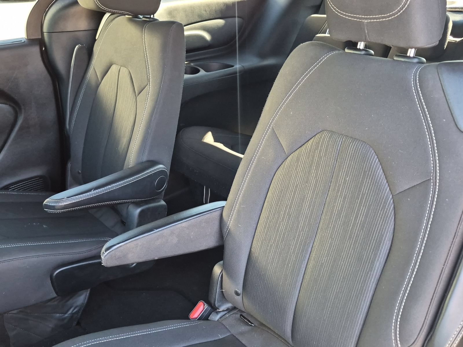 Used 2019 Chrysler Pacifica Touring Plus w/ S Appearance Package FWD image 16