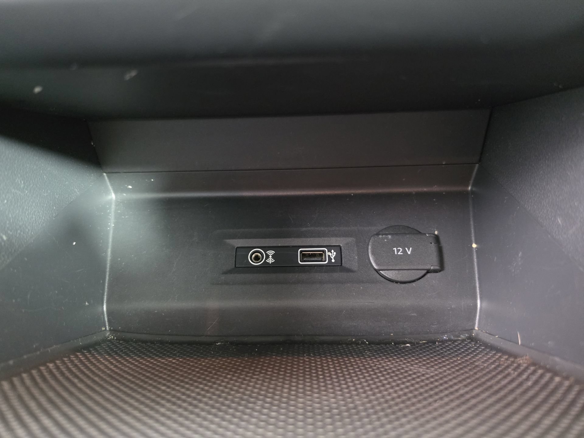 Used 2019 Volkswagen Atlas SE FWD image 28