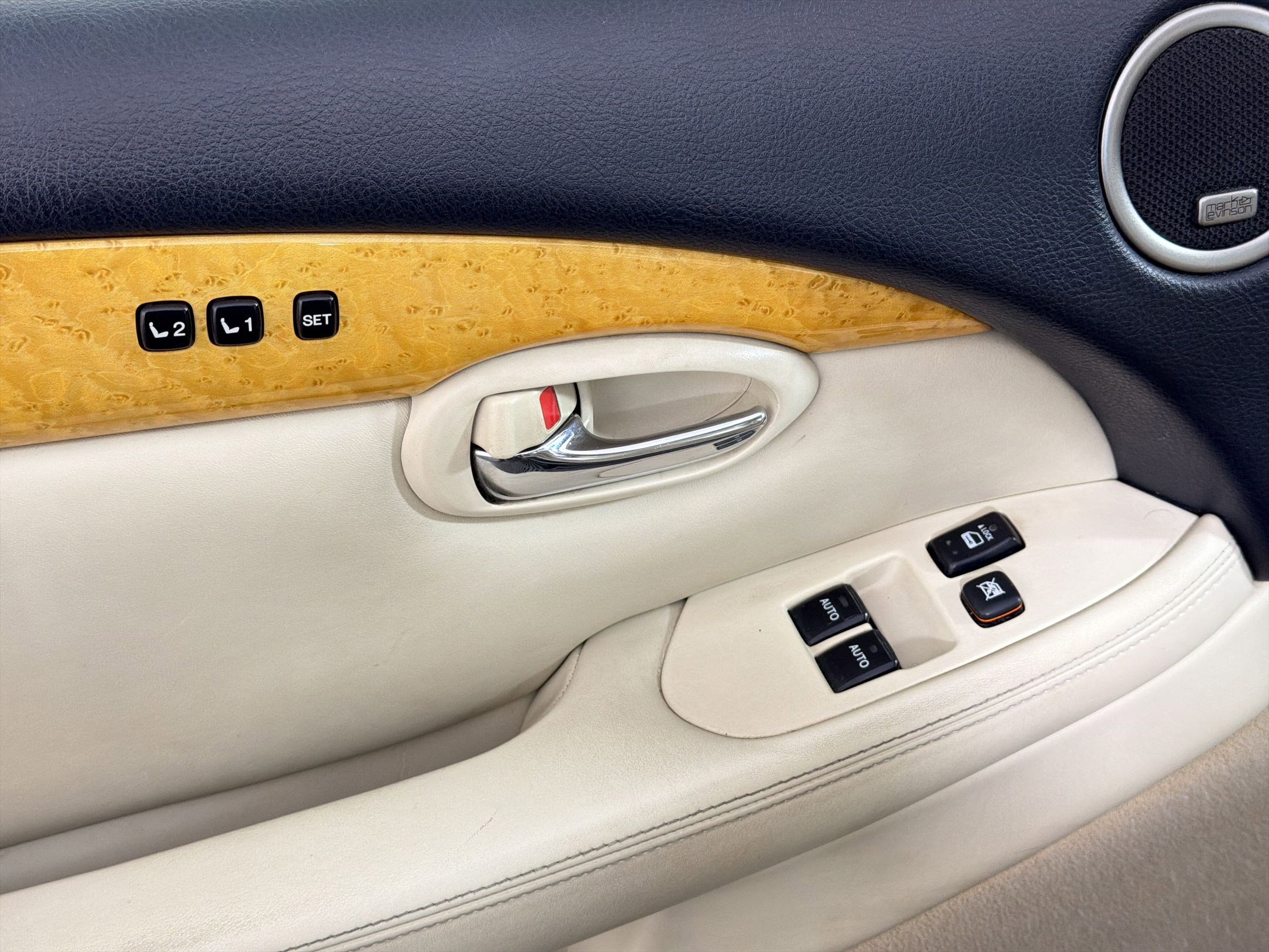 Used 2005 Lexus SC 430 Convertible RWD image 20