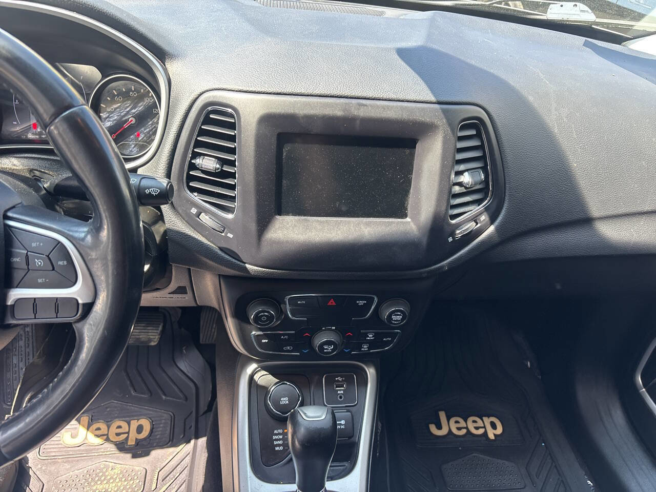 Used 2019 Jeep Compass Latitude image 12