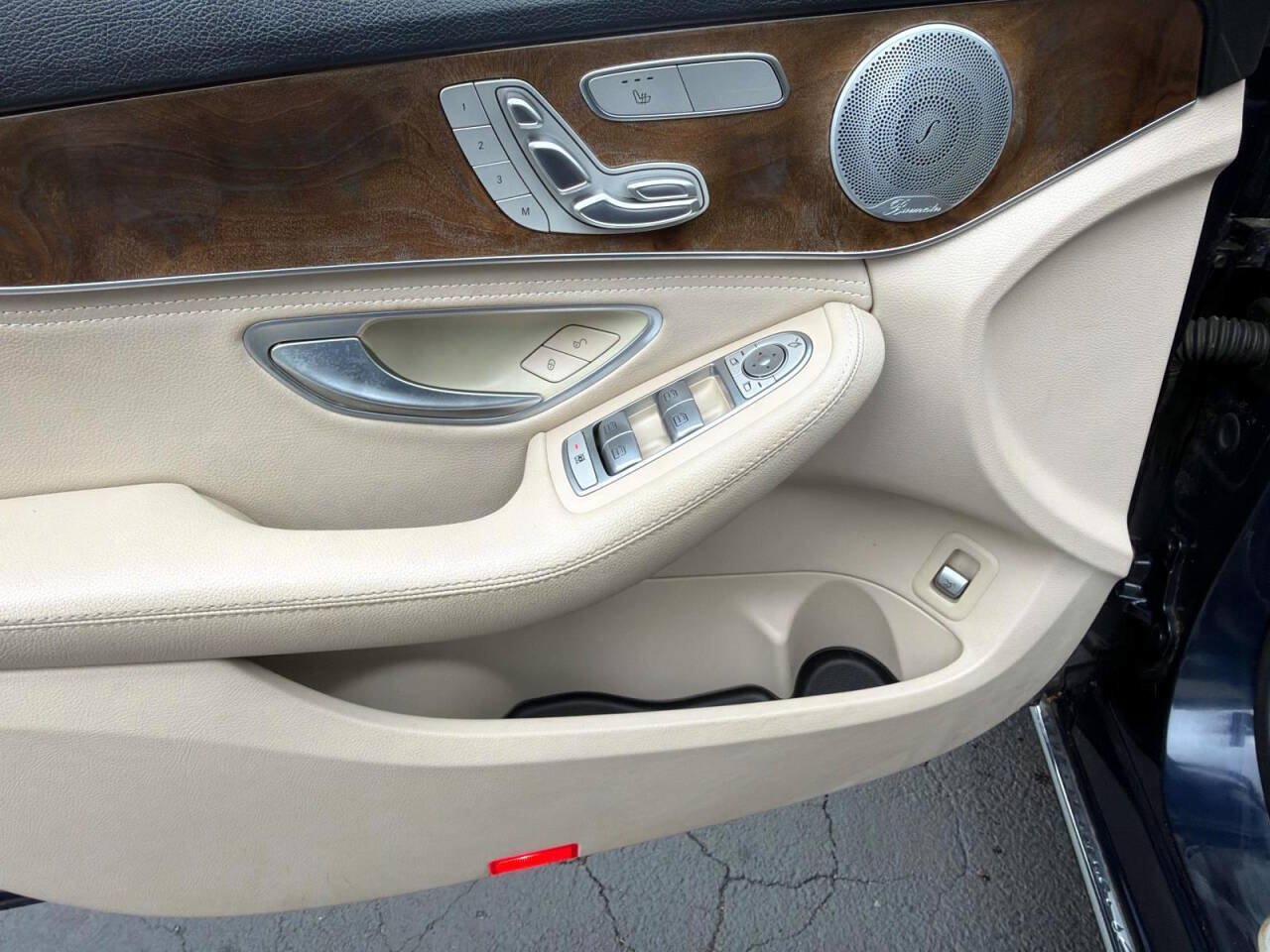 Used 2015 Mercedes-Benz C 300 4MATIC Sedan image 16