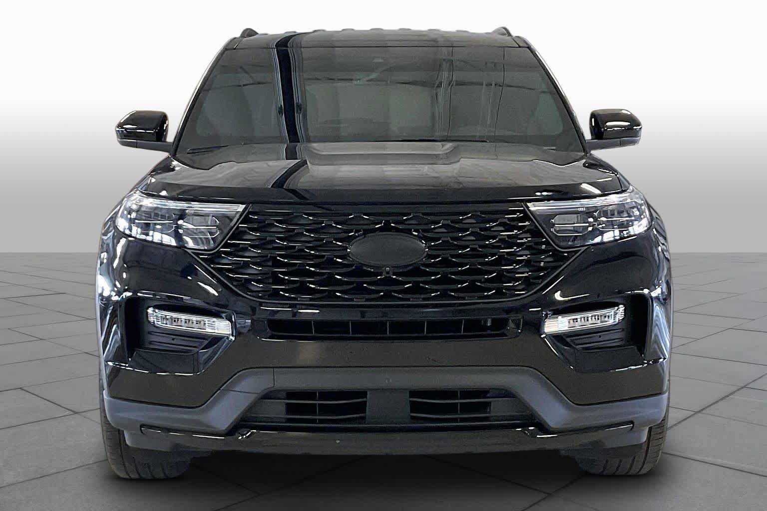Used 2024 Ford Explorer ST-Line w/ Class IV Trailer Tow Package RWD image 3