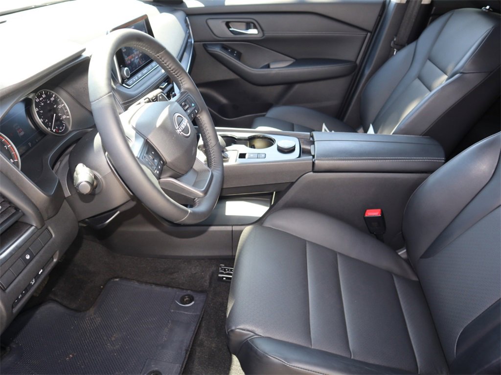 Certified 2025 Nissan Rogue SV w/ SV Premium Package image 13