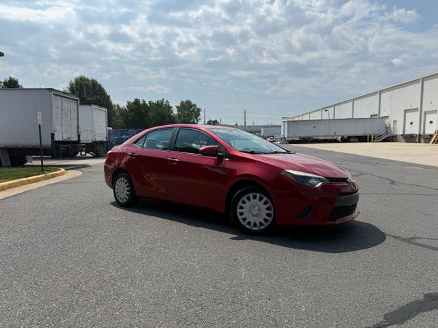 Used 2015 Toyota Corolla LE FWD image 2