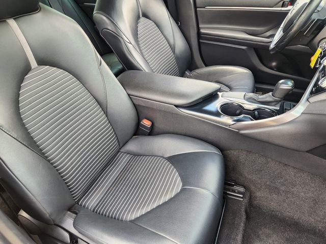 Used 2020 Toyota Camry SE image 10