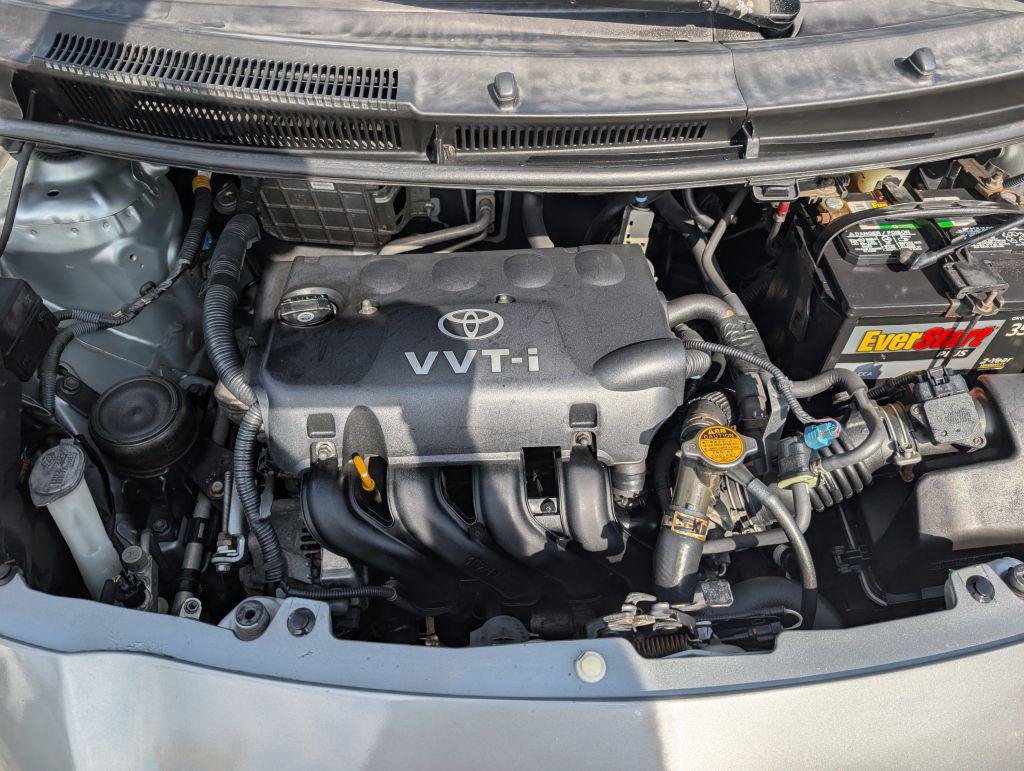 Used 2009 Toyota Yaris 2-Door Hatchback FWD image 15