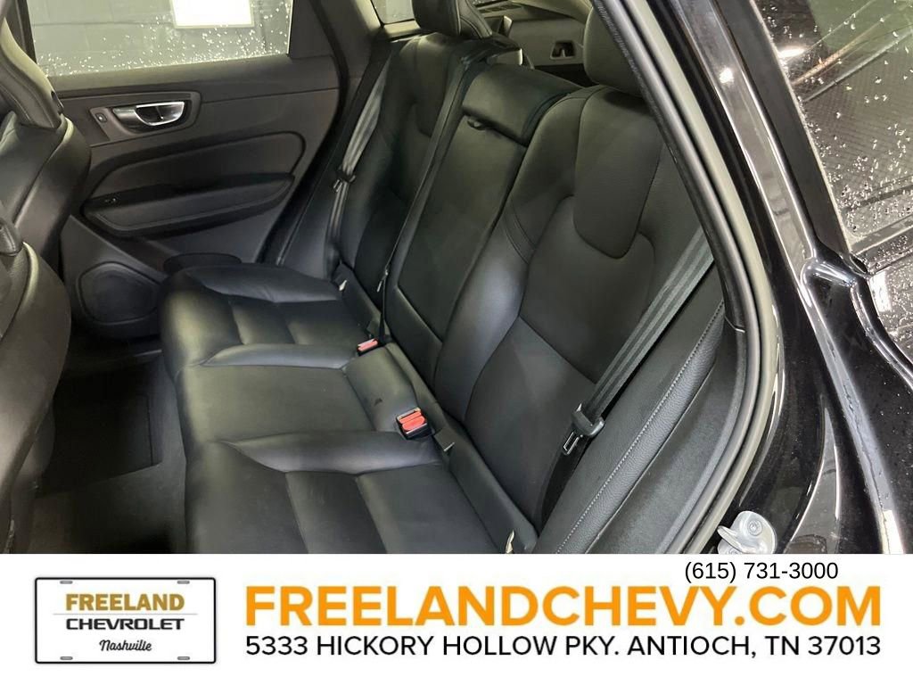 Used 2023 Volvo XC60 B5 Plus image 27
