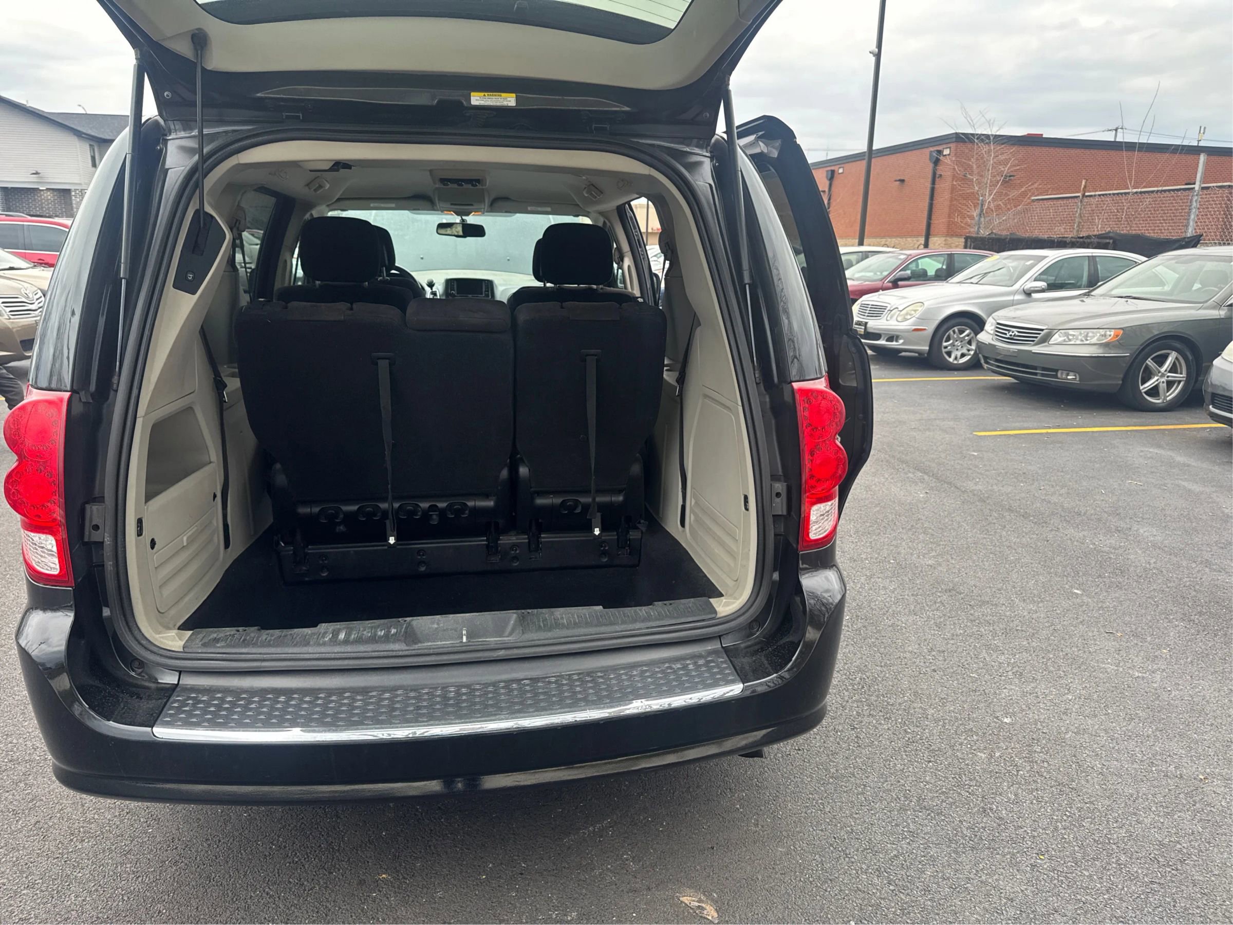 Used 2012 Dodge Grand Caravan SXT w/ UConnect Hands-Free Group image 15