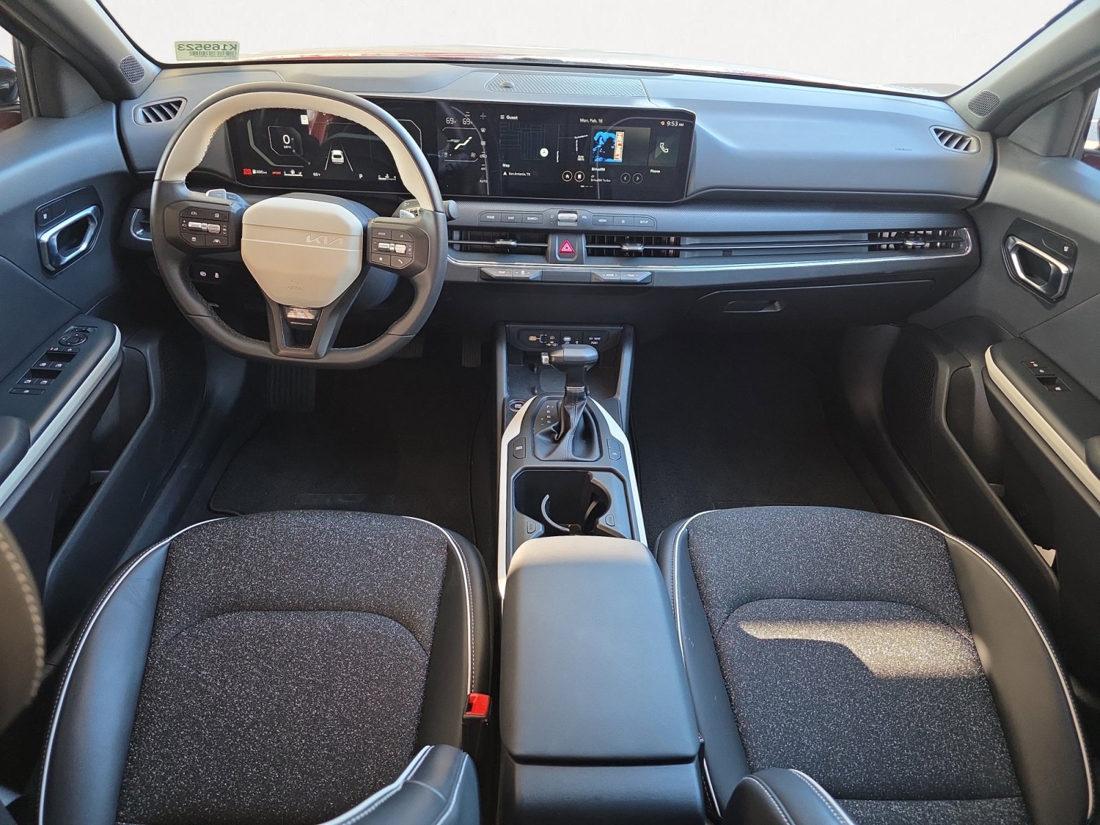 Used 2025 Kia K4 GT-Line w/ GT-Line Sunroof Package image 2