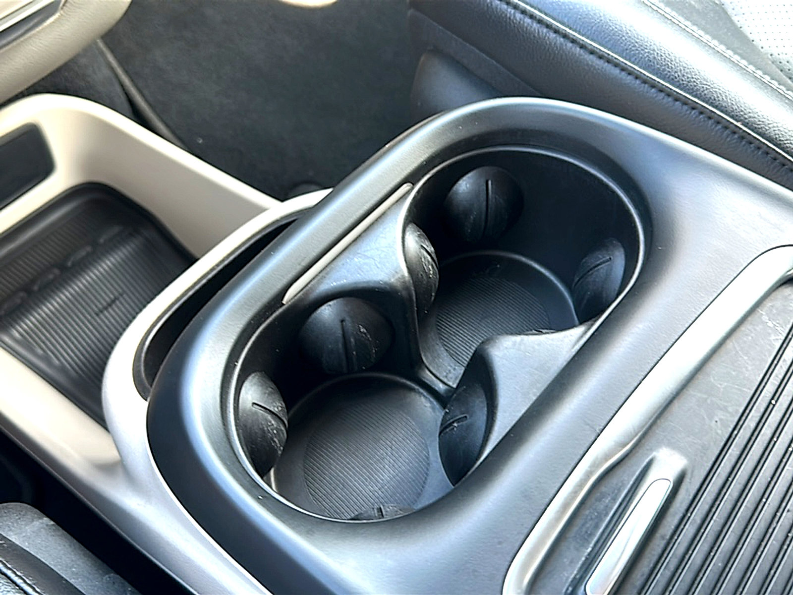 Used 2022 Chrysler Pacifica Touring-L image 35