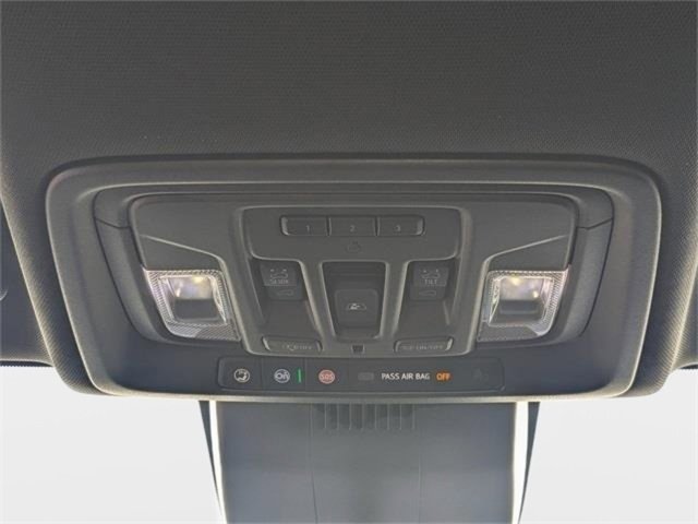 Used 2023 Chevrolet Silverado 1500 High Country w/ Technology Package image 25