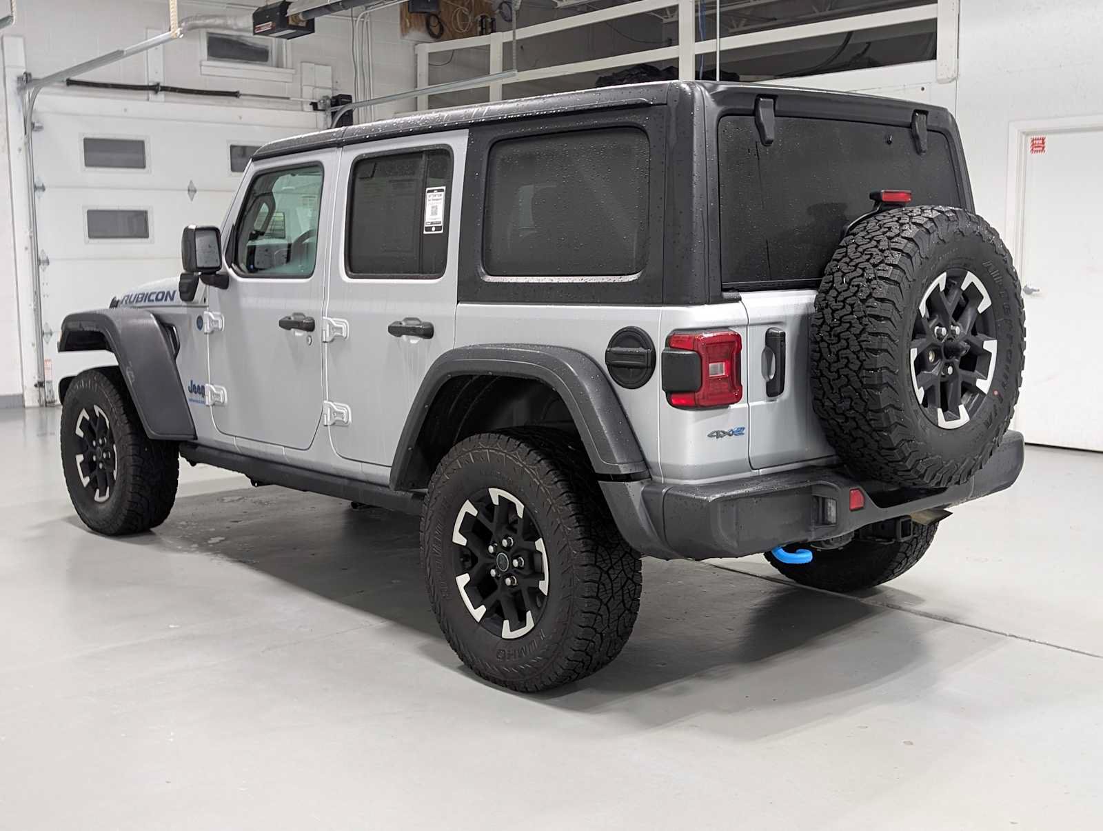 Used 2024 Jeep Wrangler Unlimited Rubicon 4xe AWD/4WD image 9