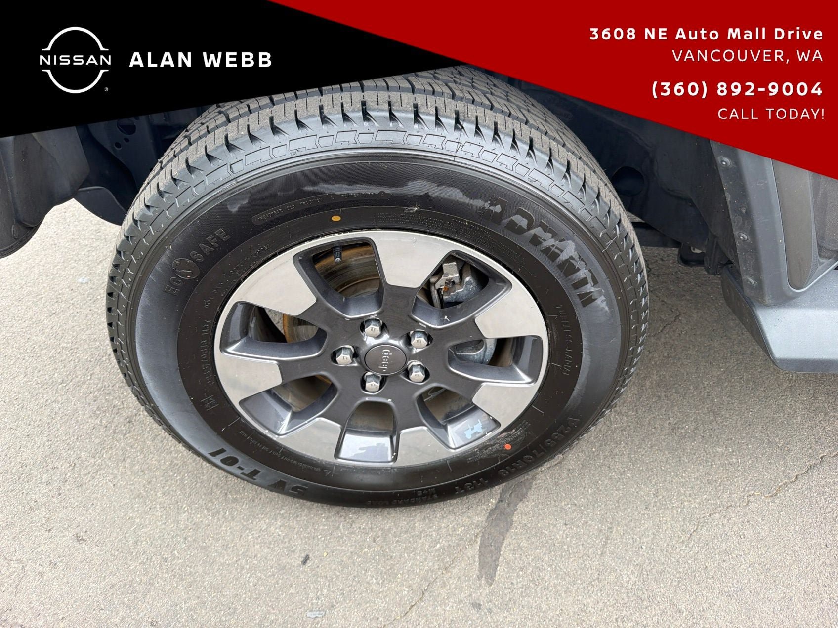 Used 2018 Jeep Wrangler Unlimited Sahara AWD/4WD image 32