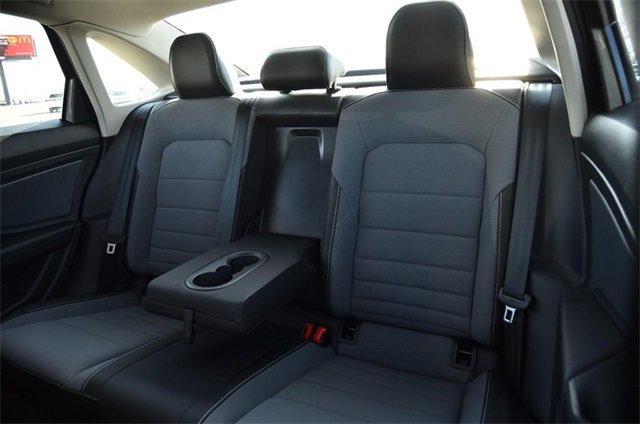 Certified 2025 Volkswagen Jetta SE w/ Sunroof Package image 23