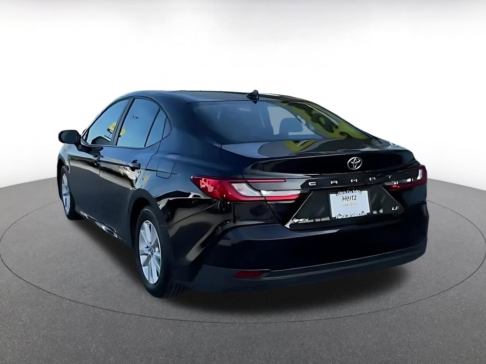 Used 2025 Toyota Camry LE image 9
