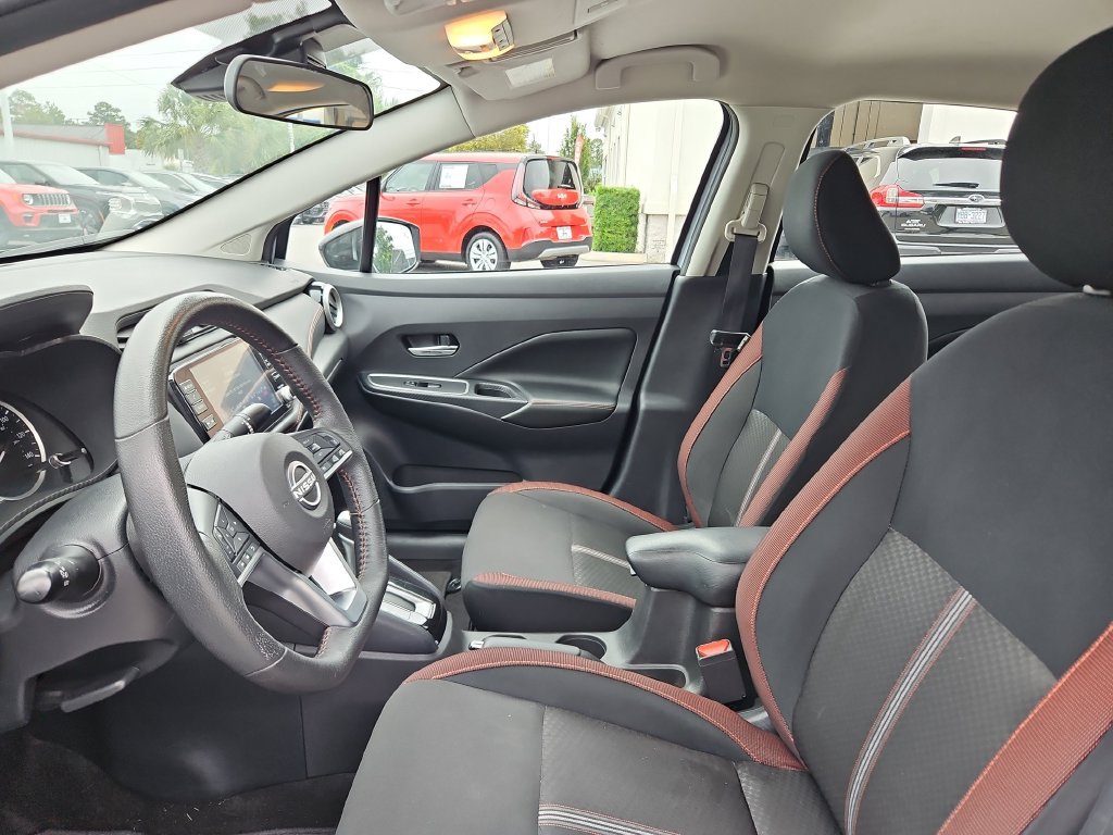 Used 2025 Nissan Versa SR FWD image 20