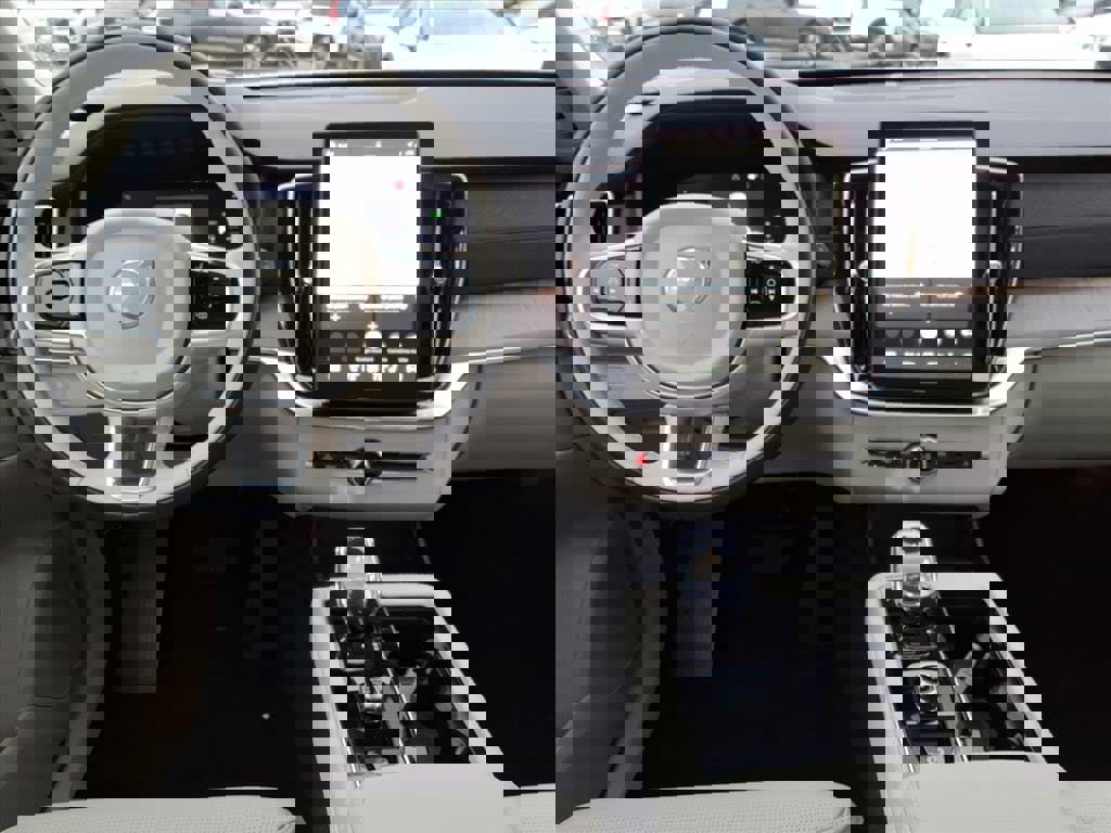 New 2026 Volvo XC90 T8 Ultra w/ Protection Package Premier image 13