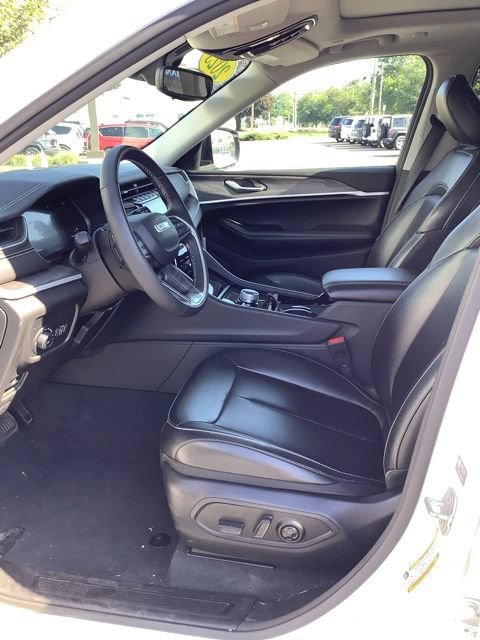 Certified 2023 Jeep Grand Cherokee Limited AWD/4WD image 19