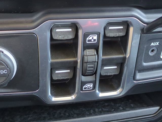 Used 2022 Jeep Wrangler Unlimited Sahara w/ Safety Group AWD/4WD image 22