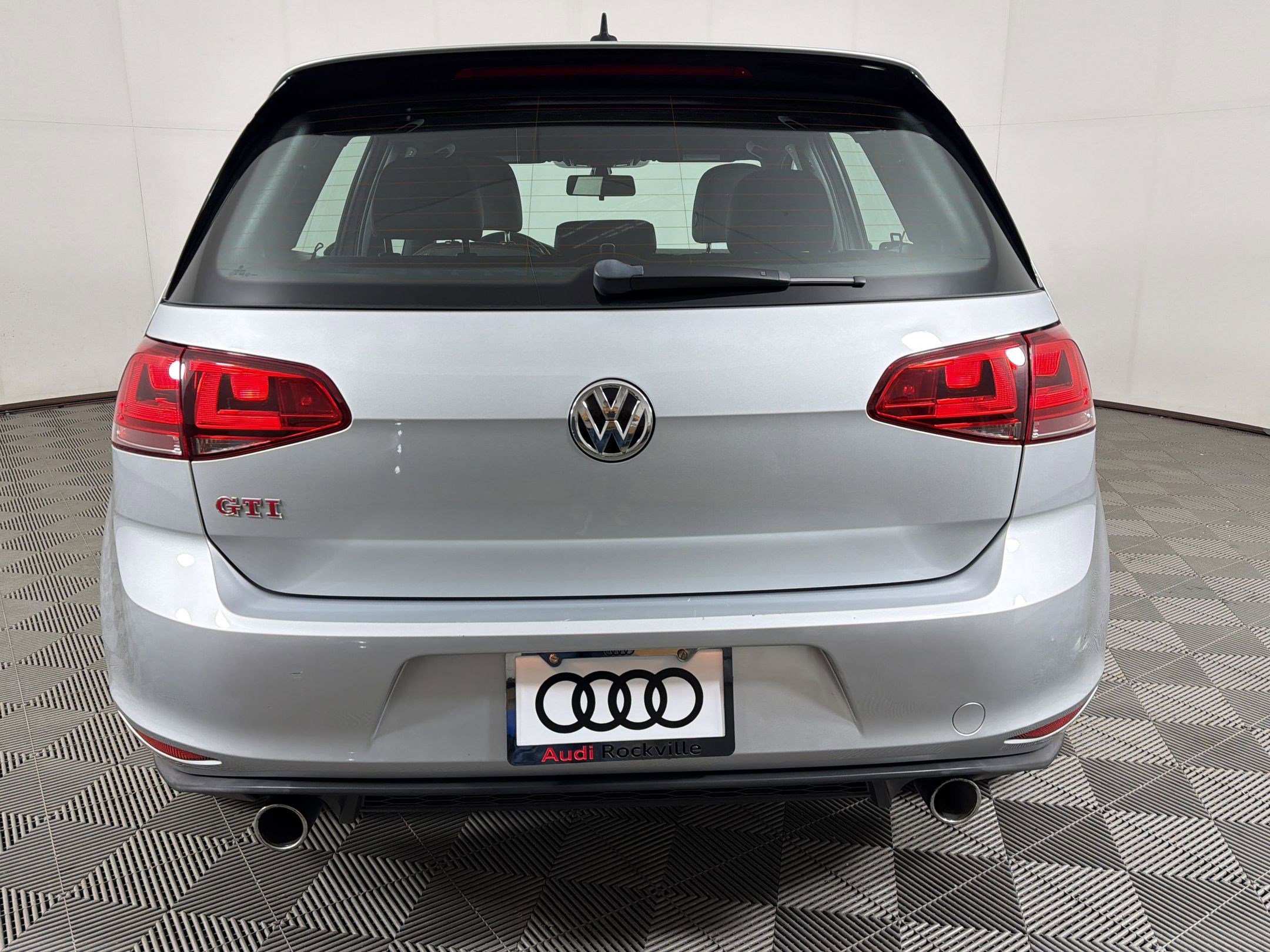 Used 2017 Volkswagen GTI Autobahn image 10