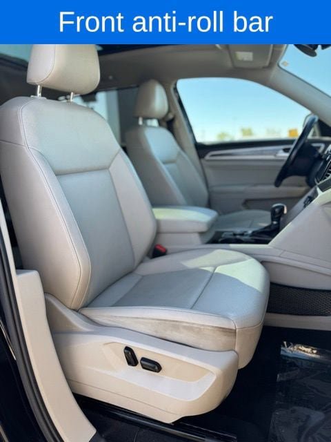 Used 2018 Volkswagen Atlas SEL w/ R-Line Package AWD/4WD image 32