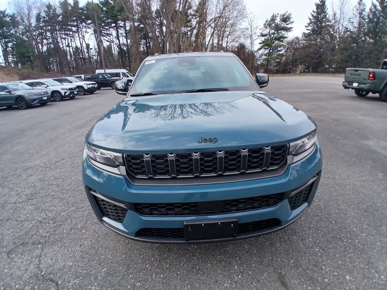 New 2026 Jeep Grand Cherokee L Limited w/ Limited Altitude Package AWD/4WD image 2