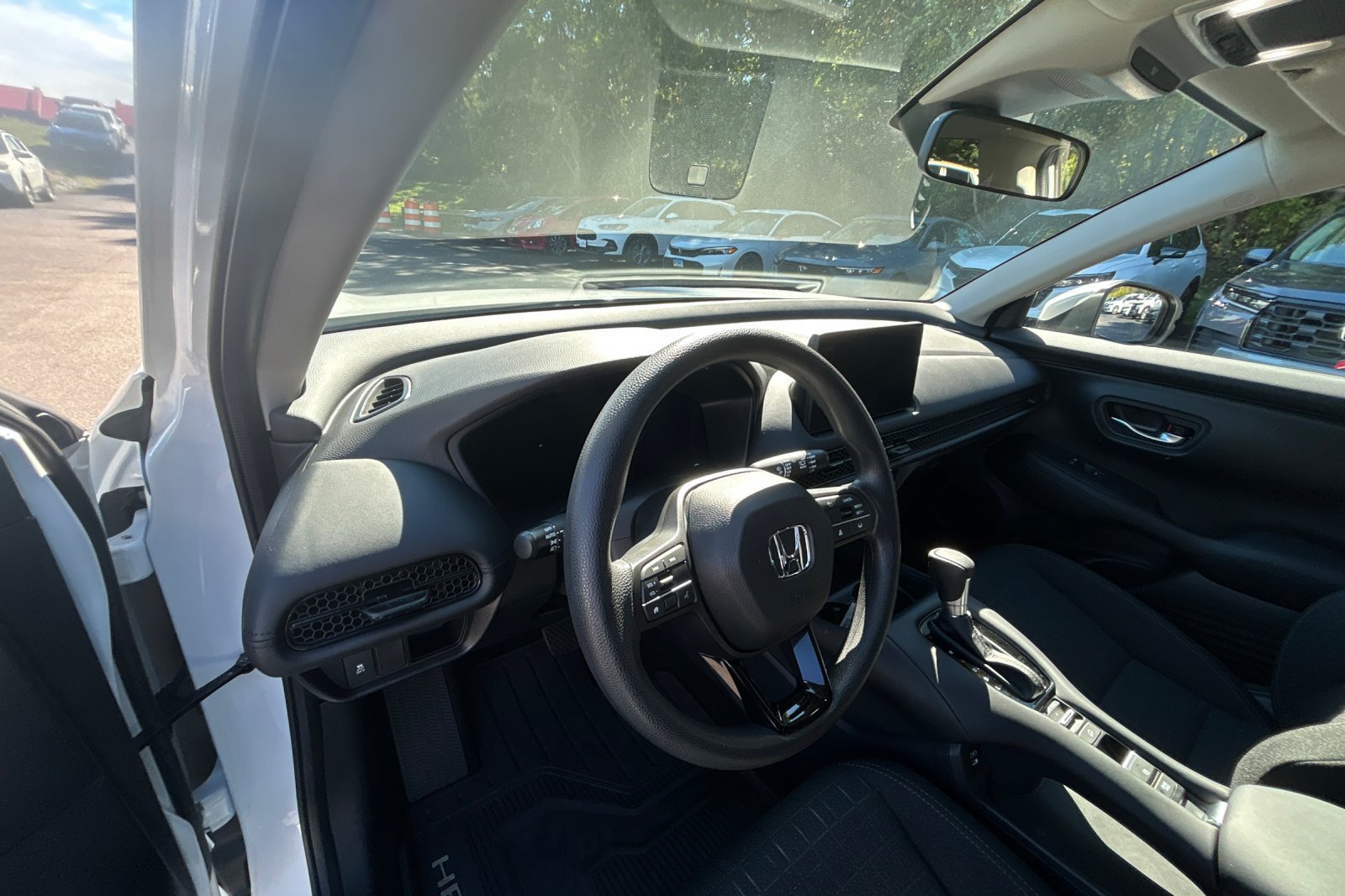 Used 2026 Honda HR-V LX image 9