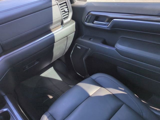 Used 2024 Chevrolet Silverado 1500 RST w/ Redline Edition AWD/4WD image 17