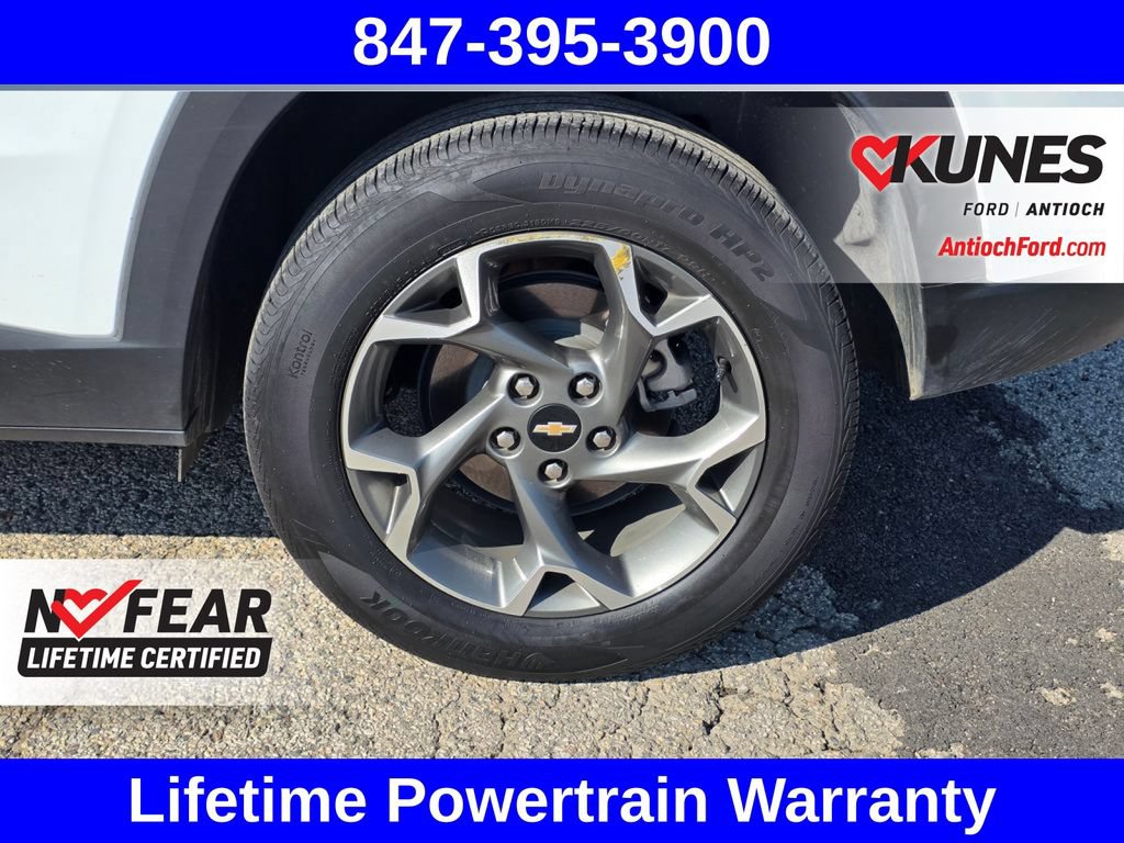 Used 2025 Chevrolet Trax LT FWD image 17