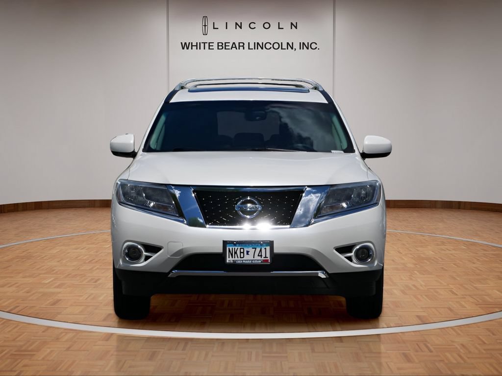 Used 2015 Nissan Pathfinder Platinum w/ Family Entertainment Package AWD/4WD image 2