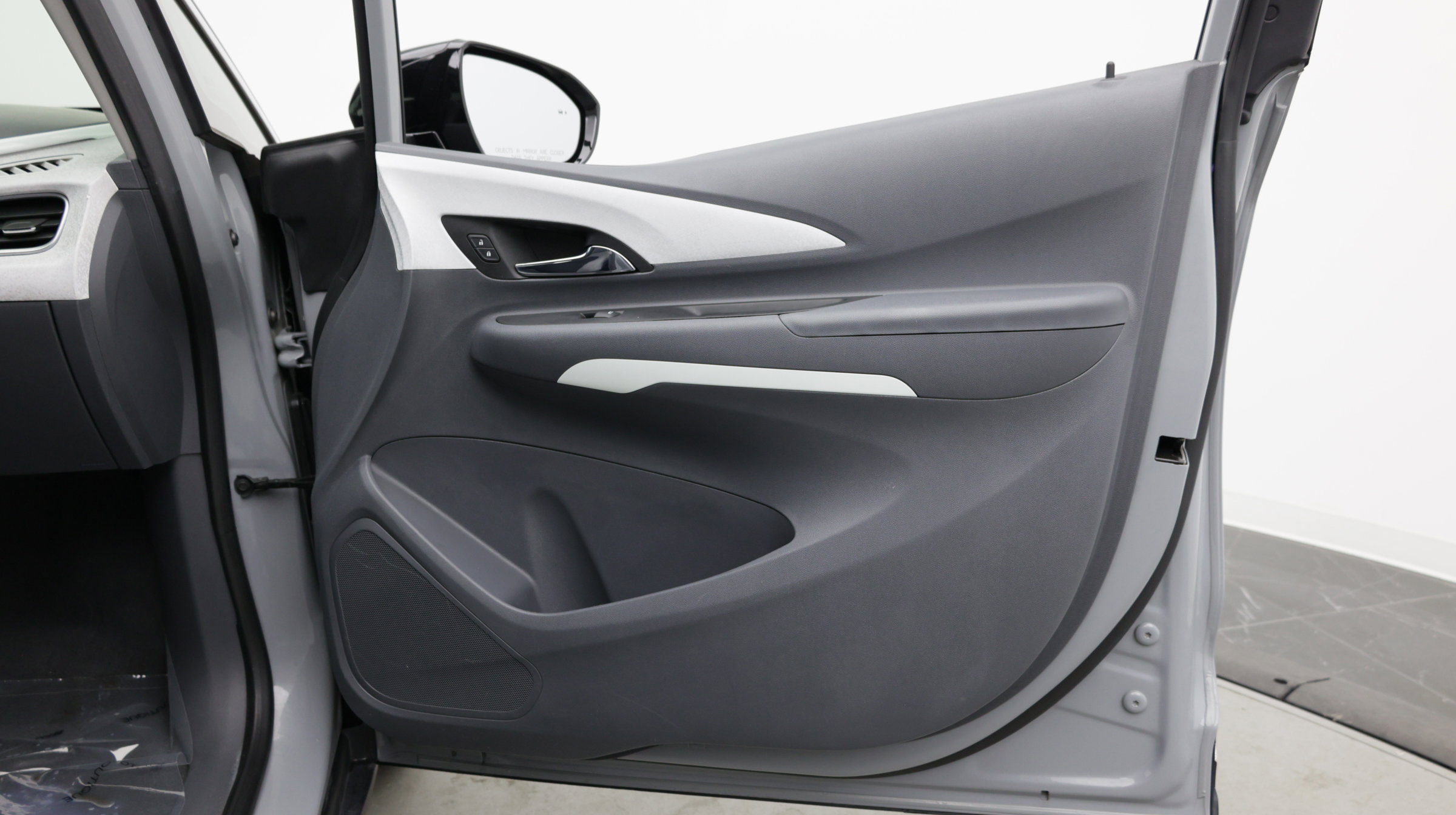 Used 2021 Chevrolet Bolt LT FWD image 39