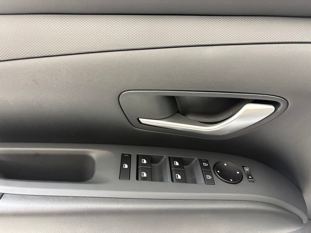 New 2027 Hyundai Santa Cruz SE FWD image 17