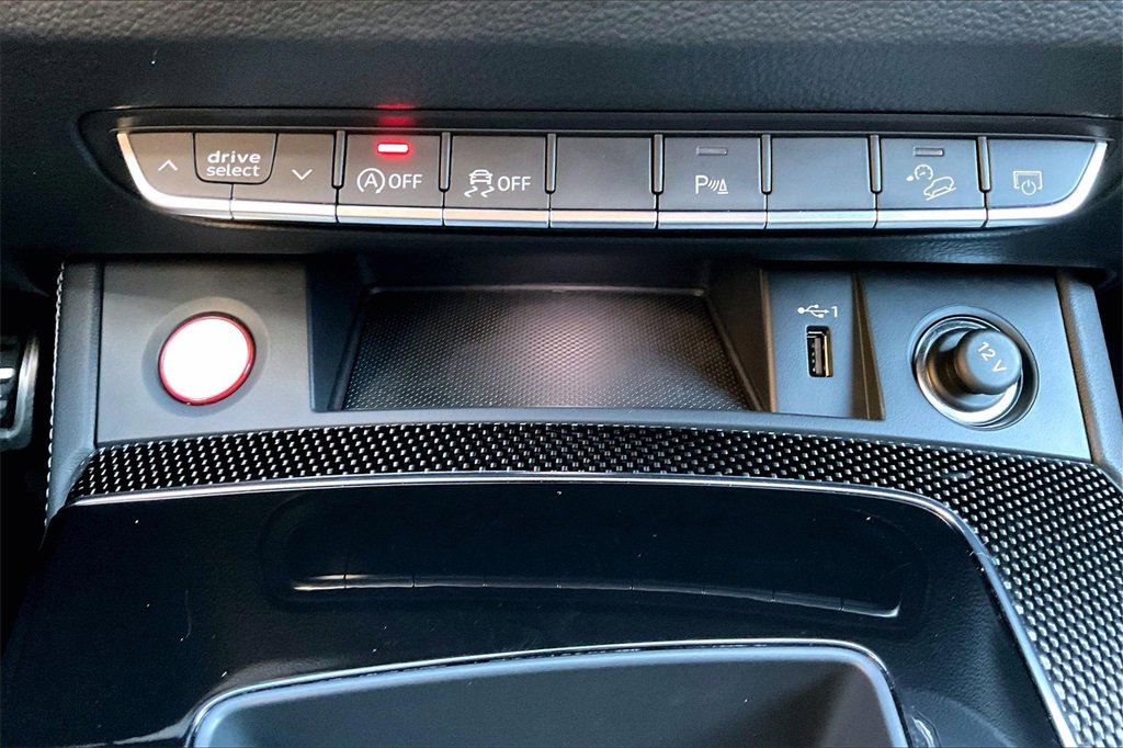 Used 2024 Audi SQ5 Premium Plus w/ Premium Plus Package image 16