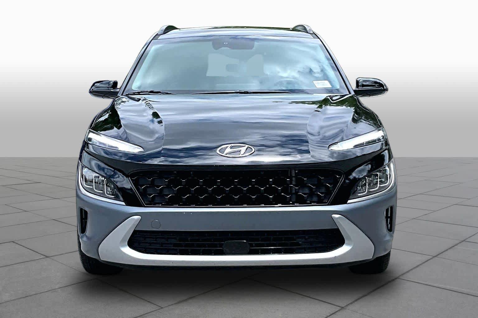 Used 2022 Hyundai Kona Limited FWD image 4