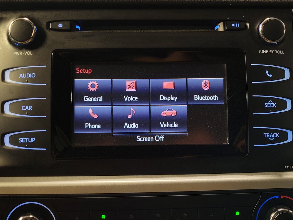 Used 2019 Toyota Highlander LE AWD/4WD image 25