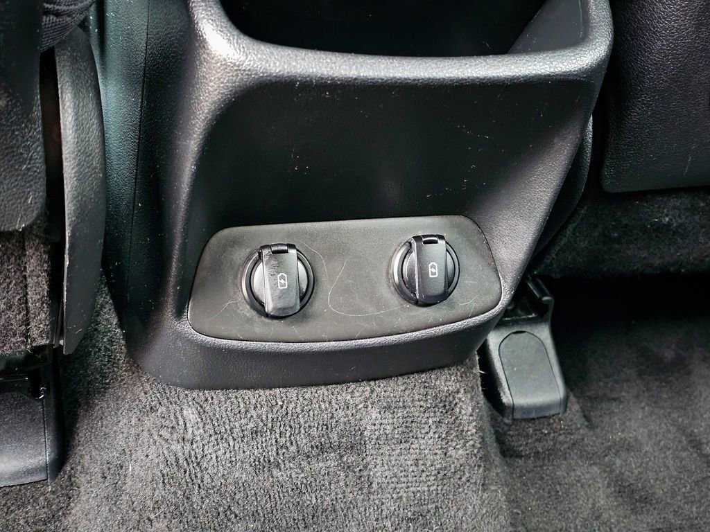 Used 2019 Hyundai Santa Fe SE image 30