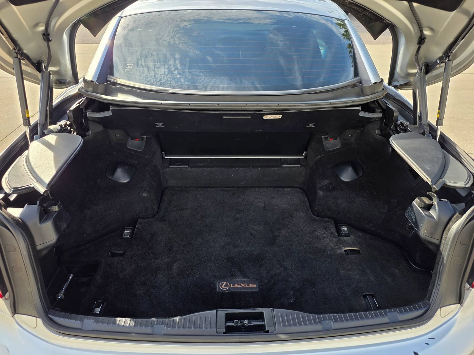Used 2012 Lexus IS 250C w/ Luxury Pkg RWD image 28