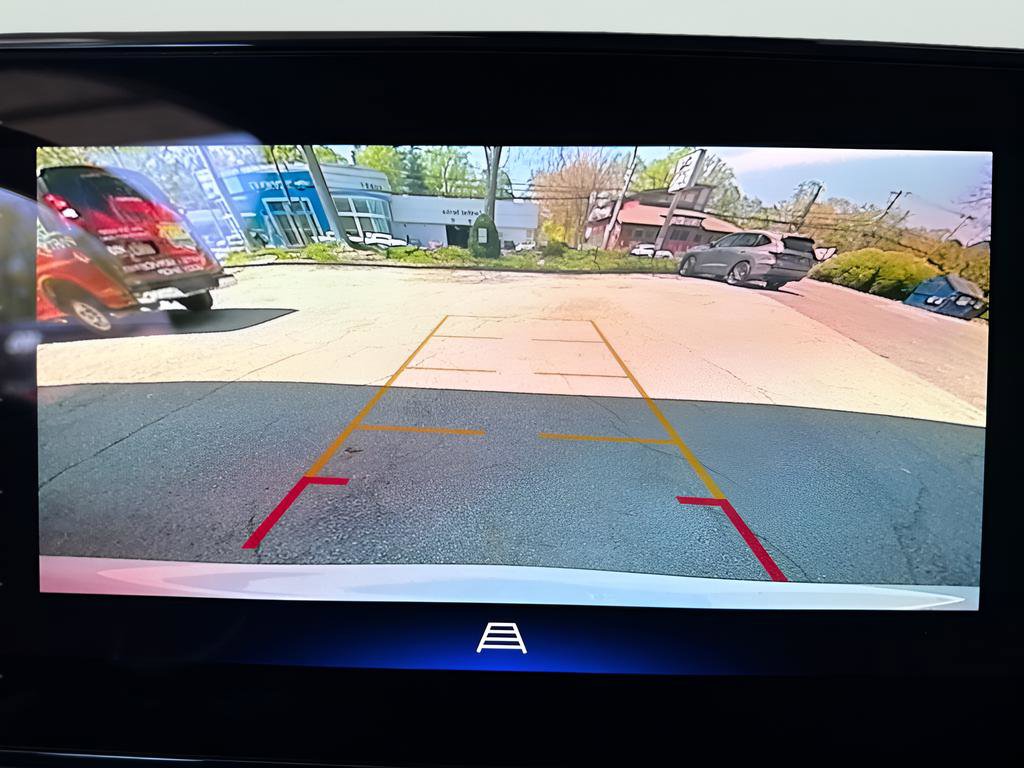 Used 2024 Chevrolet Trax LT w/ LT Convenience Package FWD image 27