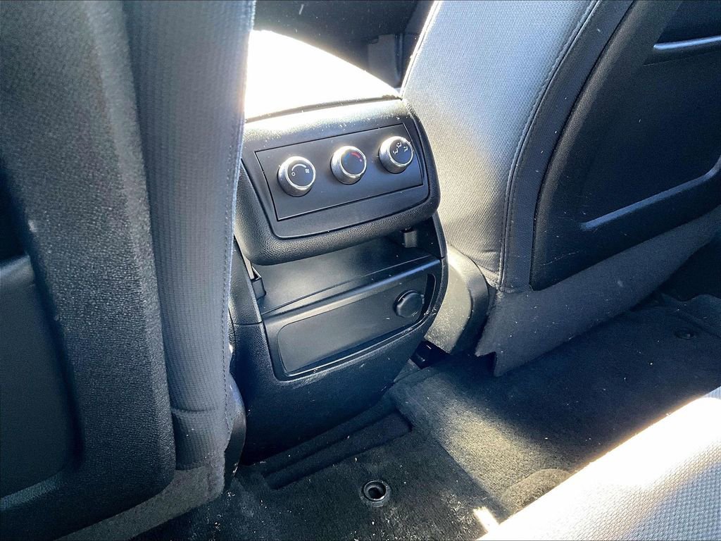 Used 2012 Chevrolet Traverse LT image 28